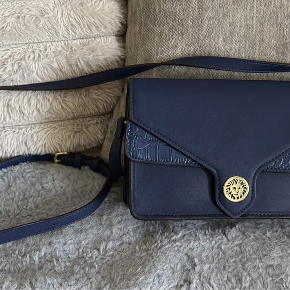 Elegant Navy Blue Women's Crossbody Bag Brand new with tags